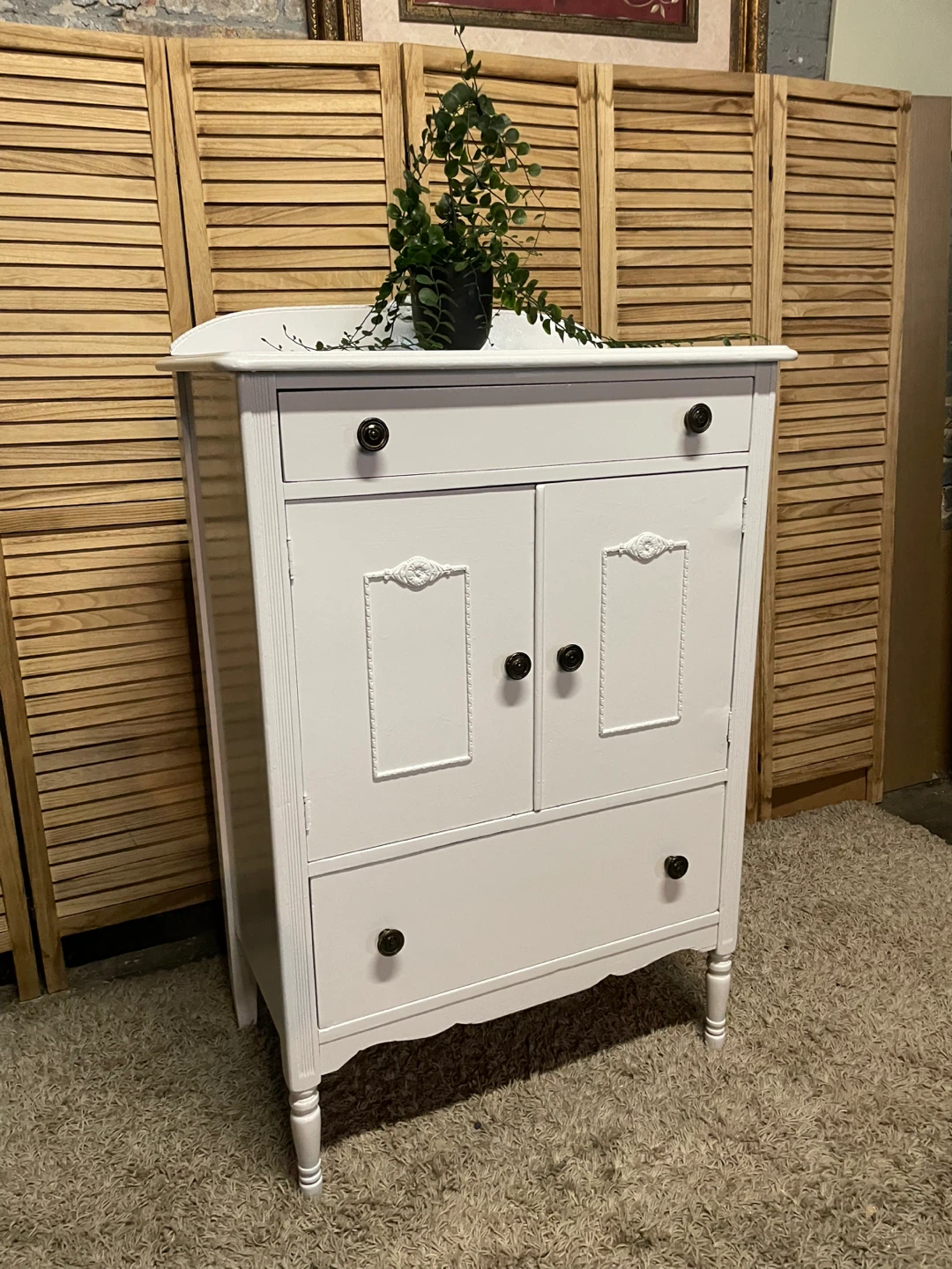 White Painted Vintage Cabinet - photo 2