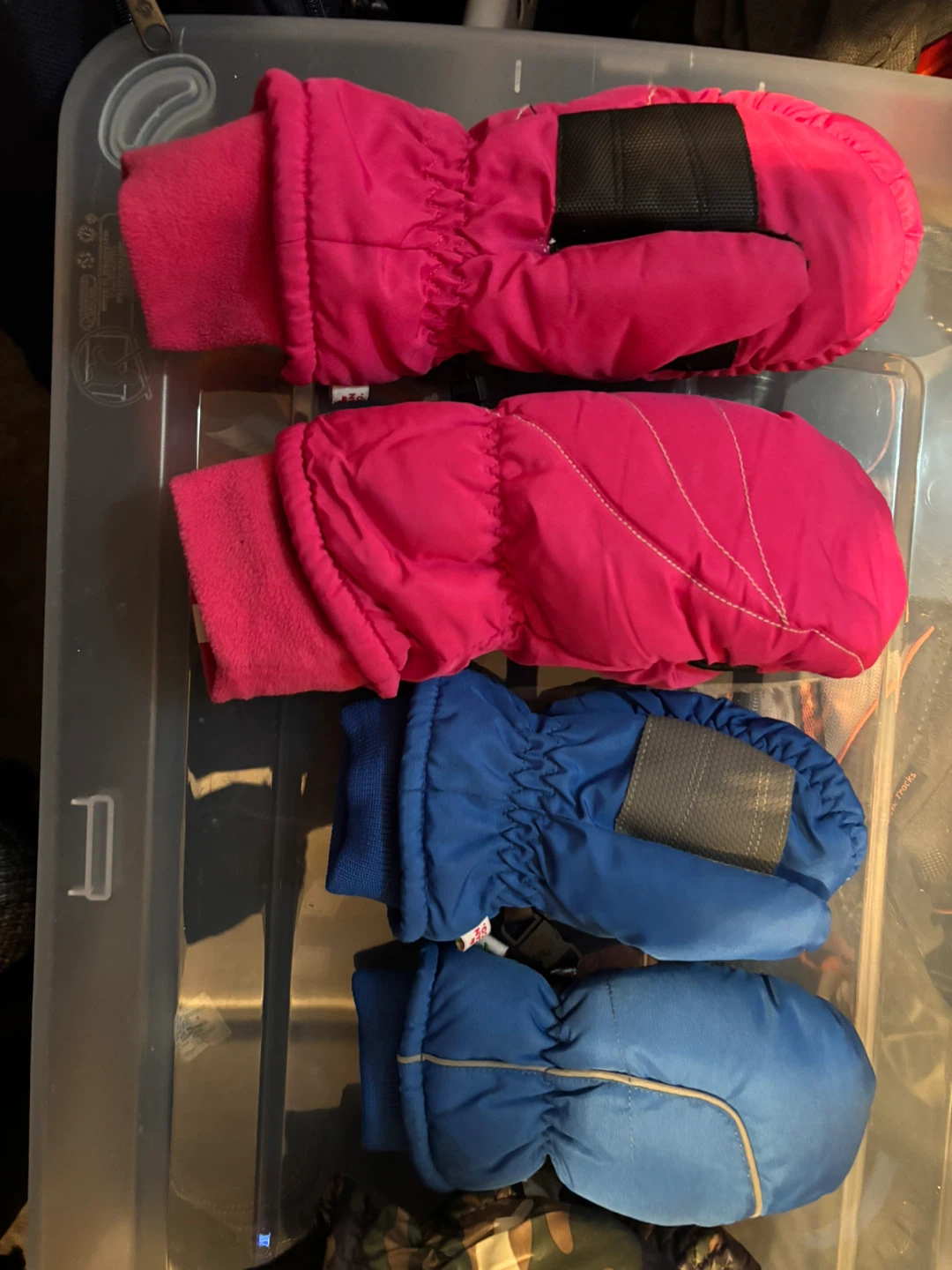 Gloves for kids 3 dollars each - photo 2