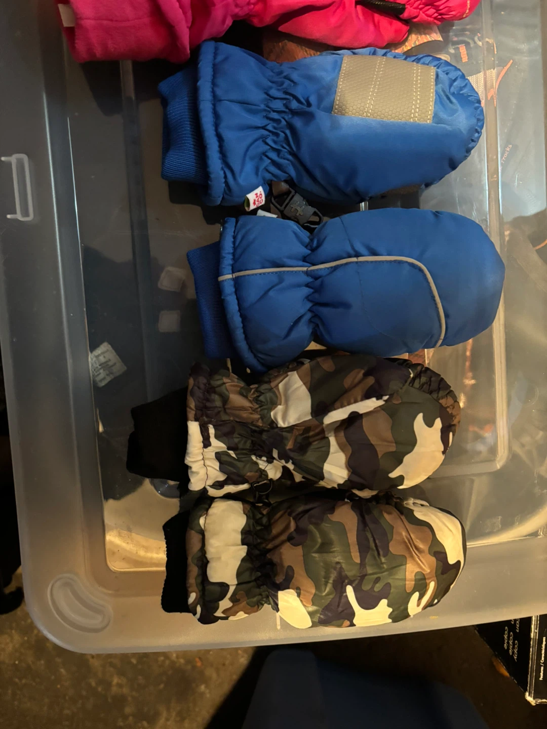 Gloves for kids 3 dollars each - photo 3