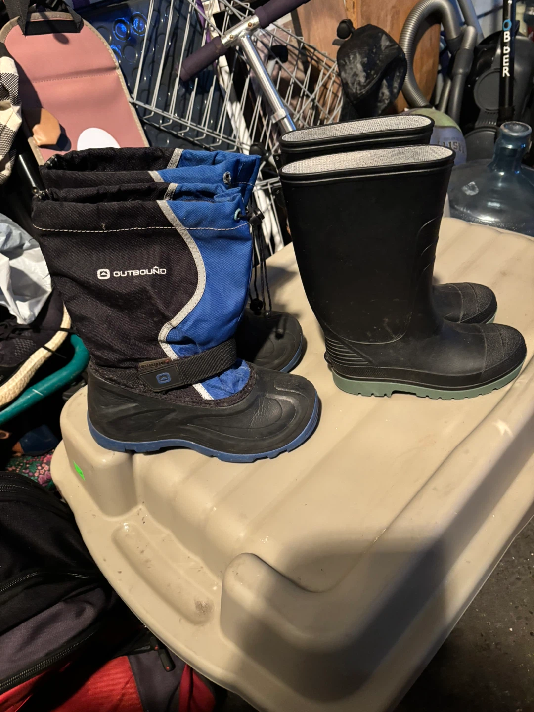 Boots for kids 5 dollars each - photo 2