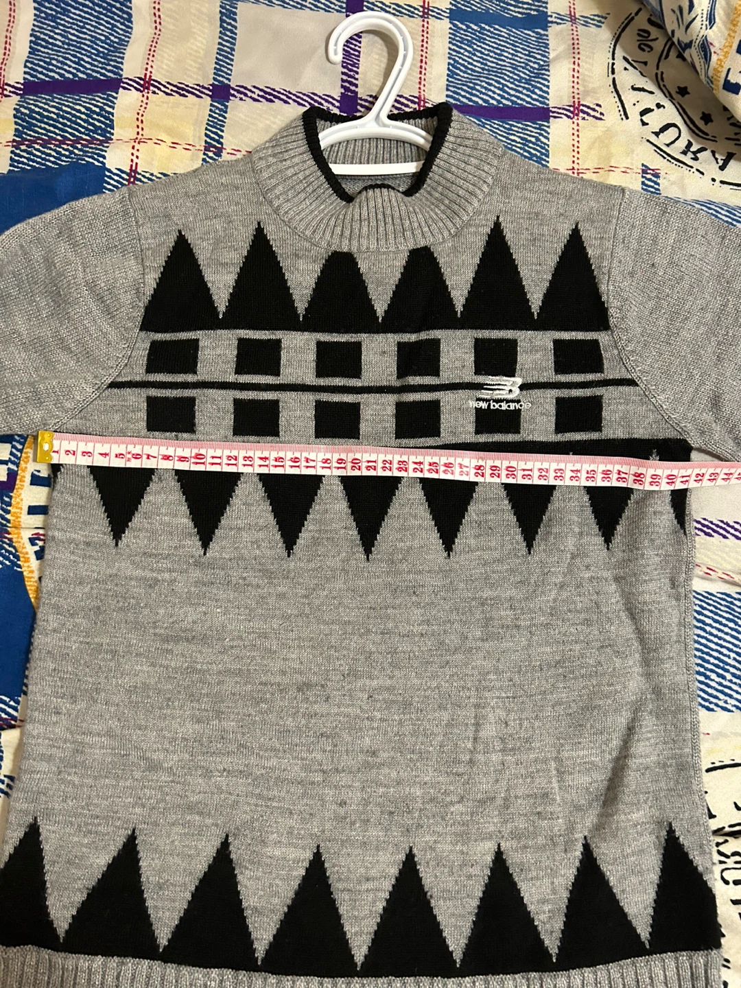 New Balance Grey Patterned Sweater - Size Small - photo 4