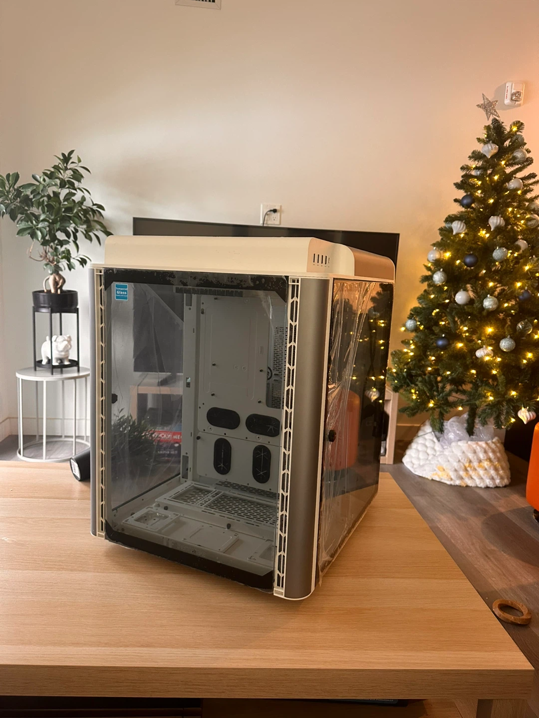 Thermaltake The Tower 300 Snow White