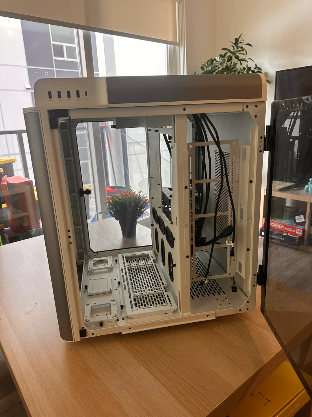 Thermaltake The Tower 300 Snow White - photo 5