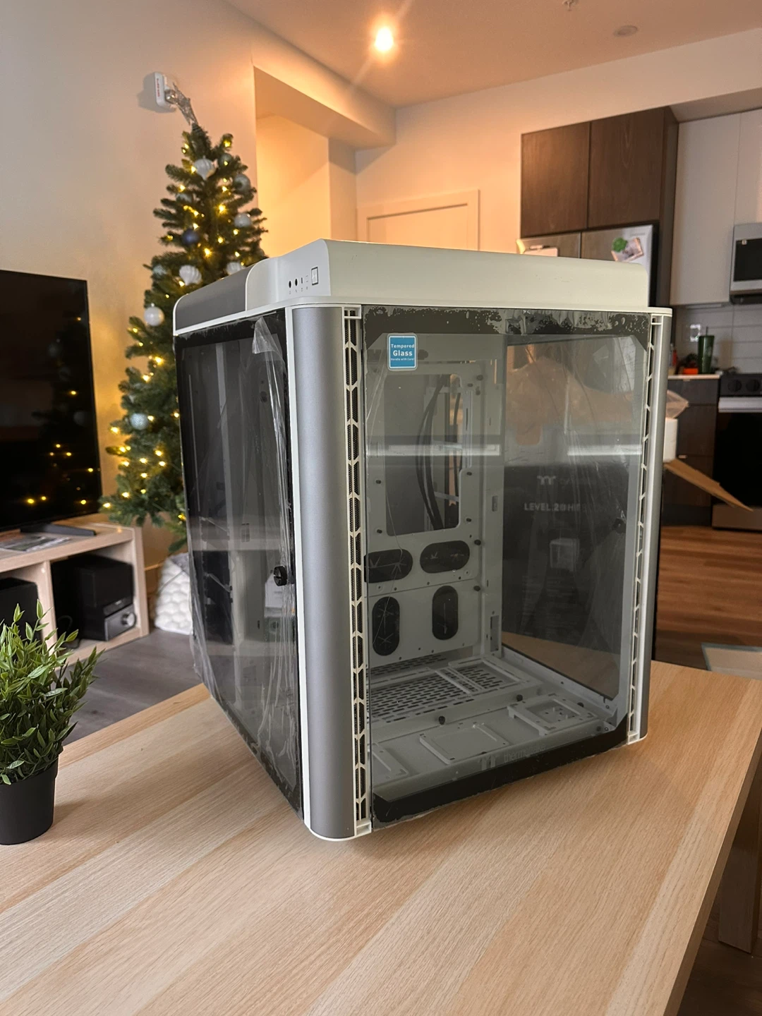 Thermaltake The Tower 300 Snow White - photo 2