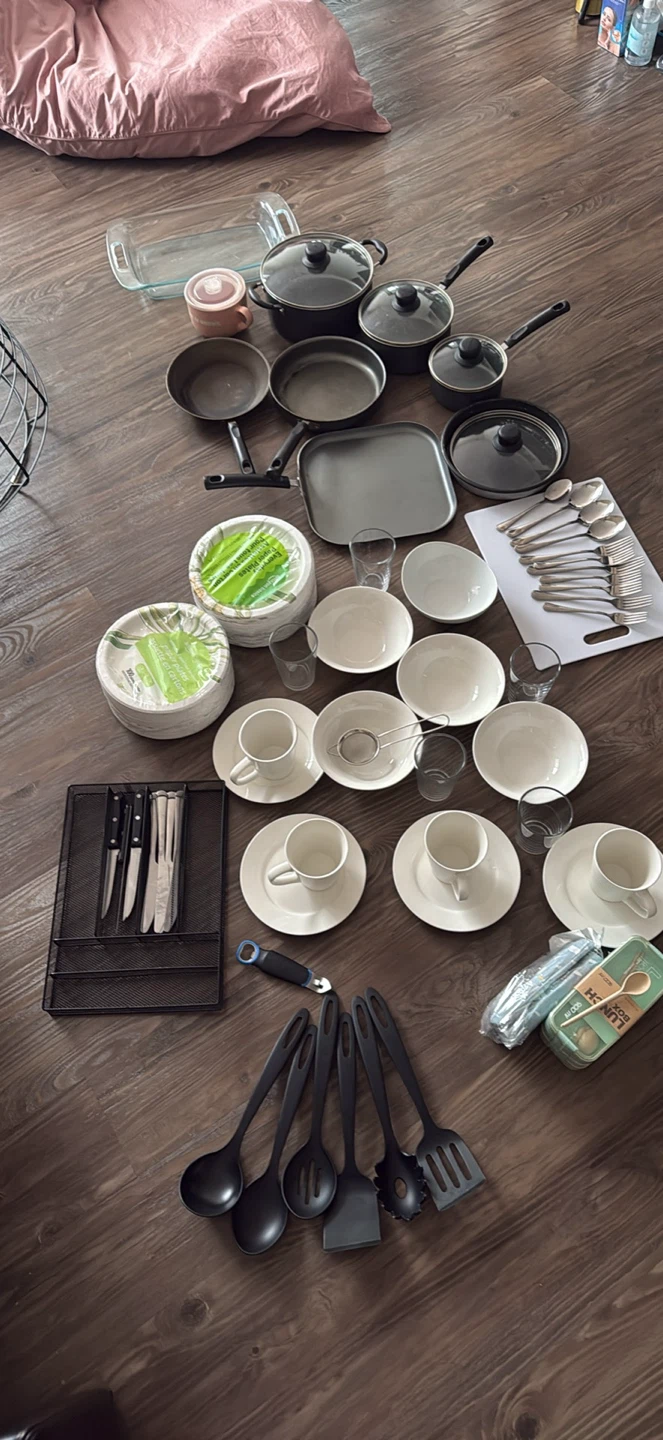 Kitchenware Set - Pots, Pans, Dishes, Cutlery - photo 2