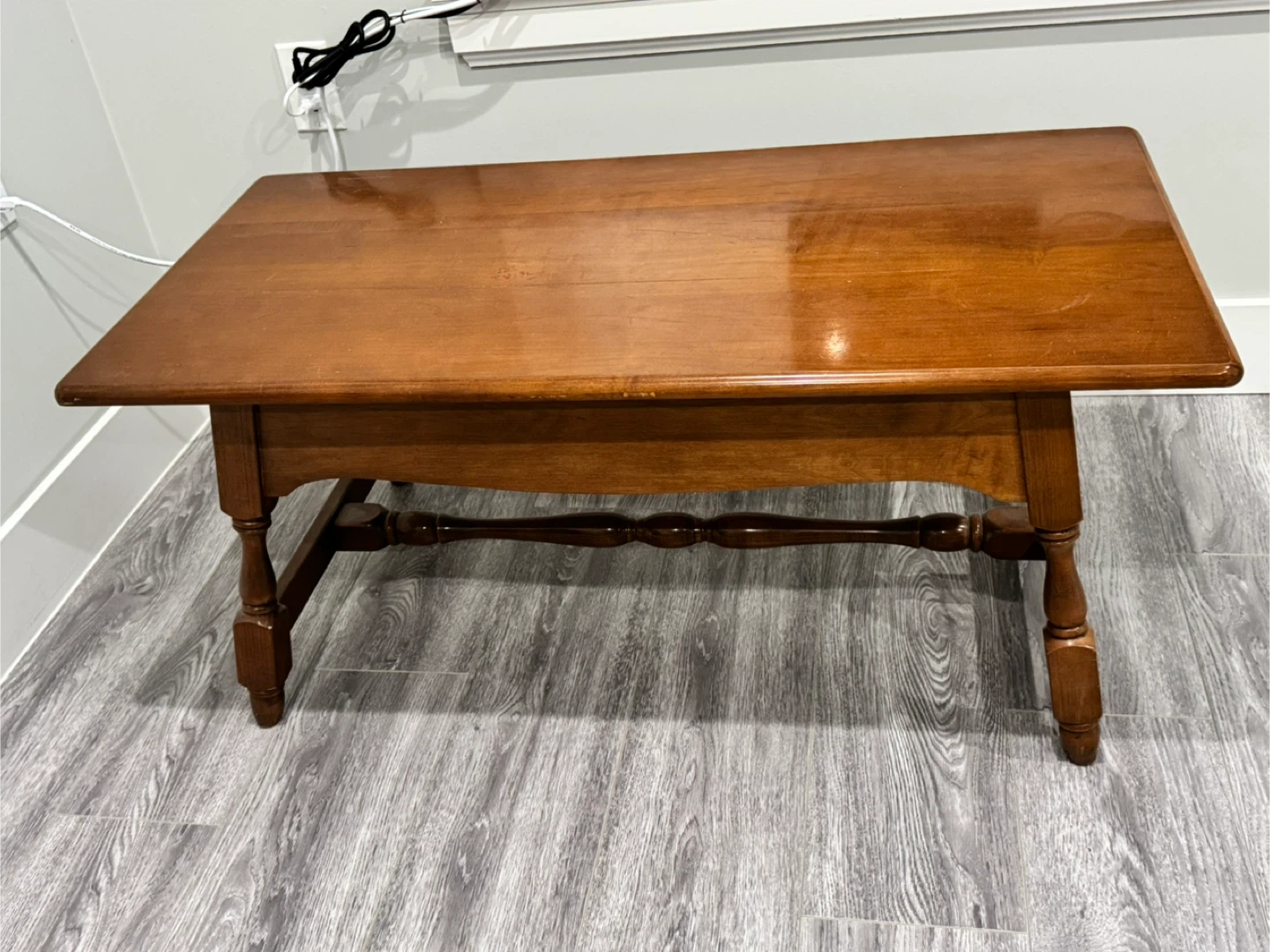 Vintage Vilas Solid Wood Coffee Table - photo 2
