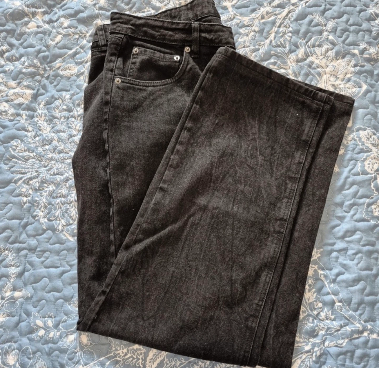 Bundle - 2 Jeans and 1 sweatpants - photo 2