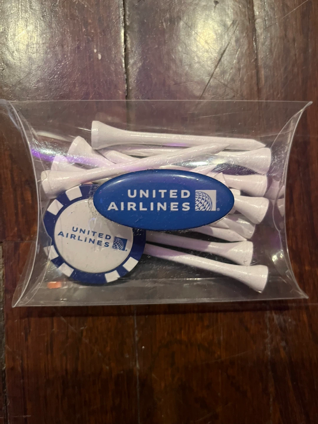United Airlines Golf Tees & Ball Marker Set