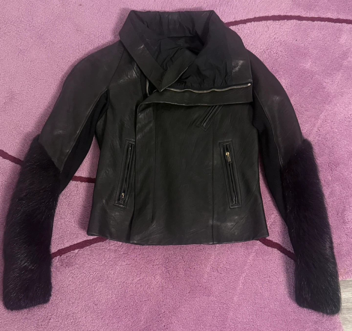 RICK OWENS FW13 PLINTH CROPPED LAMB LEATHER JACKET FUR SLEEVES - photo 3