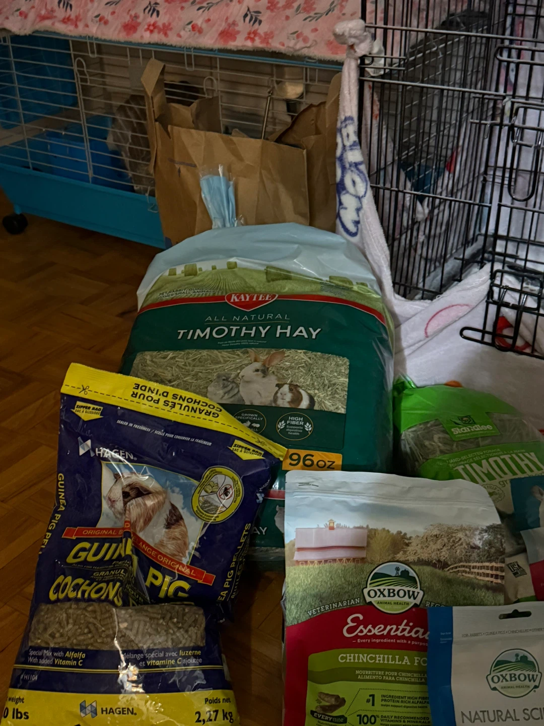 Kaytee Timothy Hay & Oxbow Chinchilla Food - photo 5