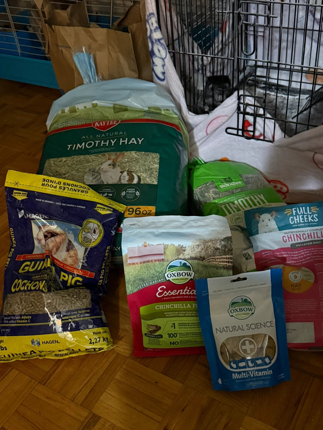 Kaytee Timothy Hay & Oxbow Chinchilla Food - photo 3