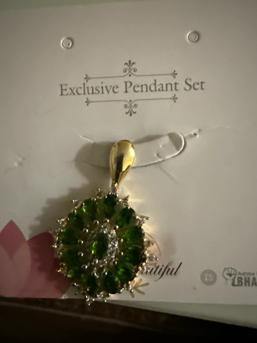 Exclusive Pendant Set - Green & Gold