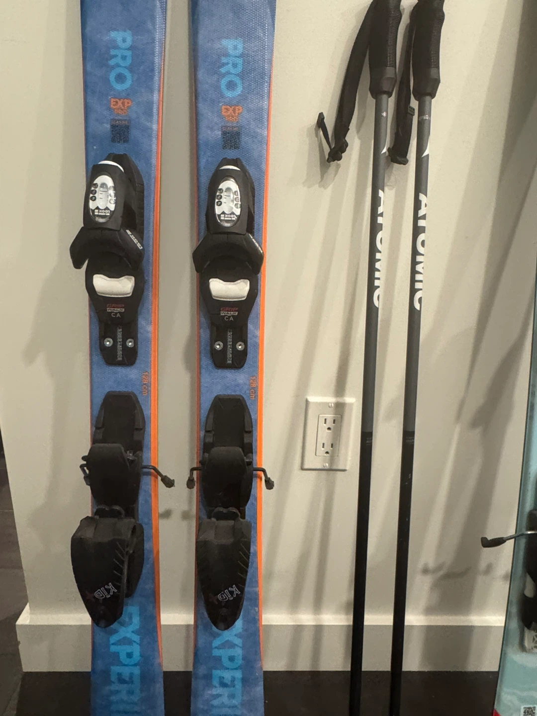 2024 Rossignol  Pro Skis, Atomic Poles  (optional Boots 50$) - photo 4