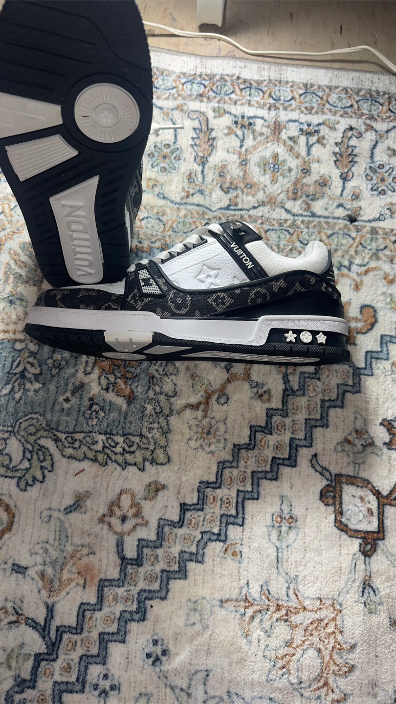 Louis Vuitton Trainer Sneaker White/Black - photo 3