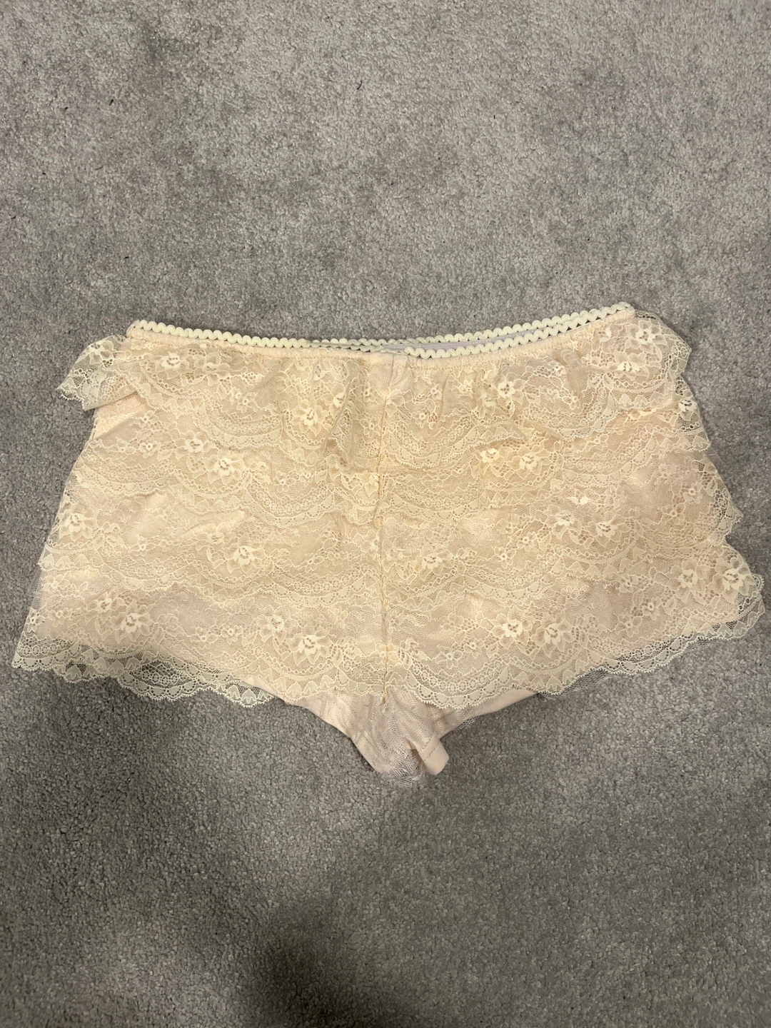 Shein Lace Shorts - Size S - photo 2