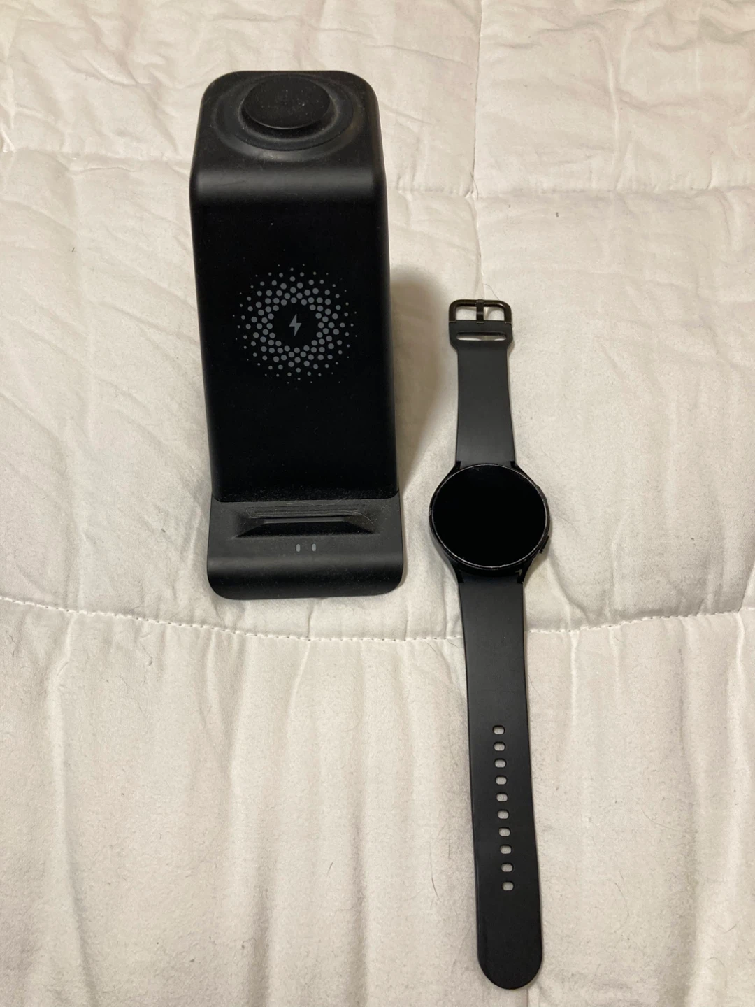 Samsung Galaxy Watch 4 44mm Black w/ Charger