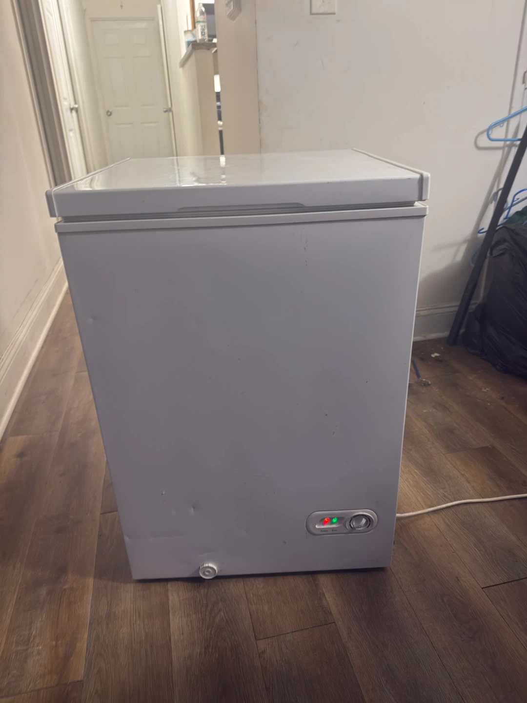 White Chest Compact Freezer - photo 5
