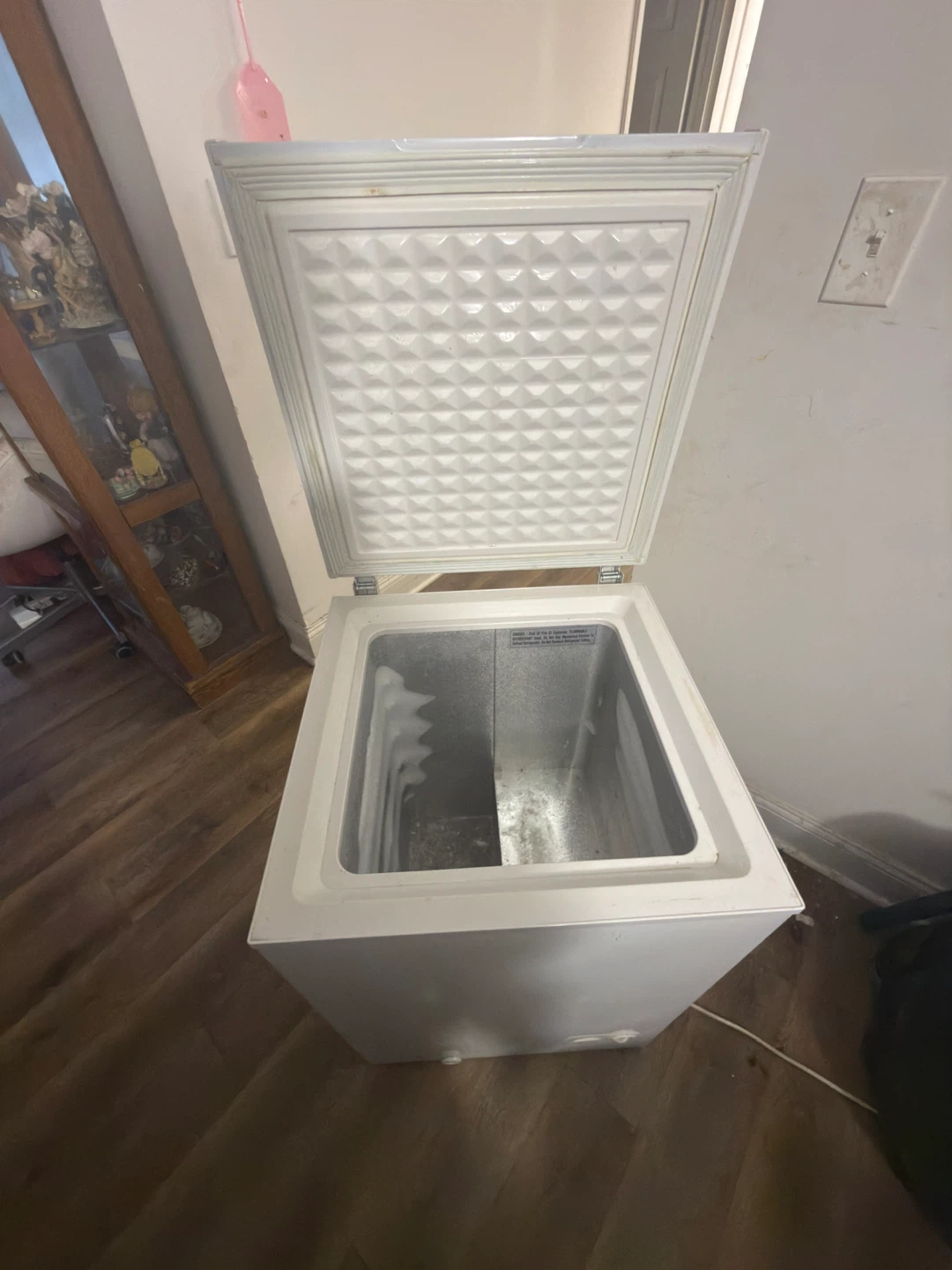 White Chest Compact Freezer - photo 3