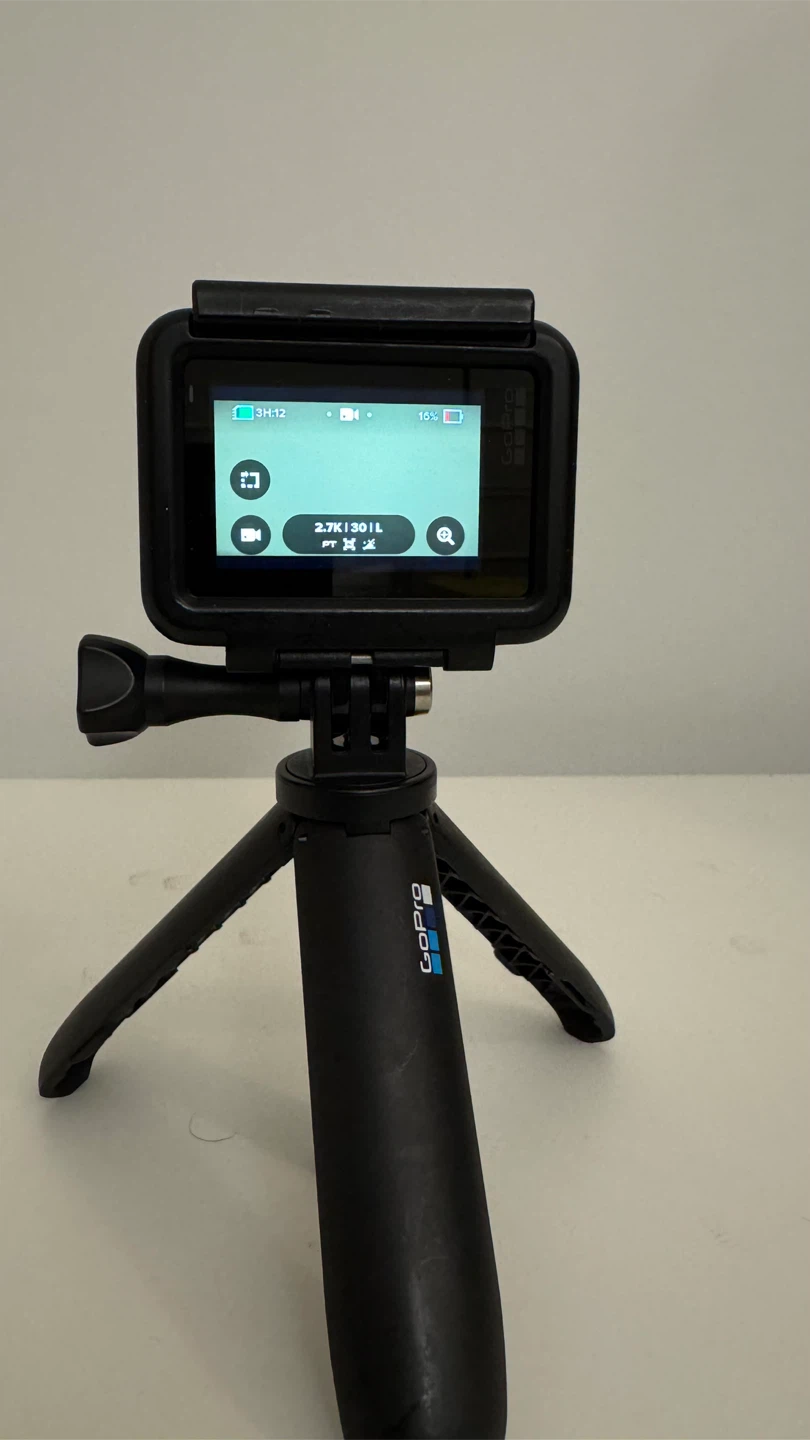 GoPro HERO7 Black with Tripod and Hard case