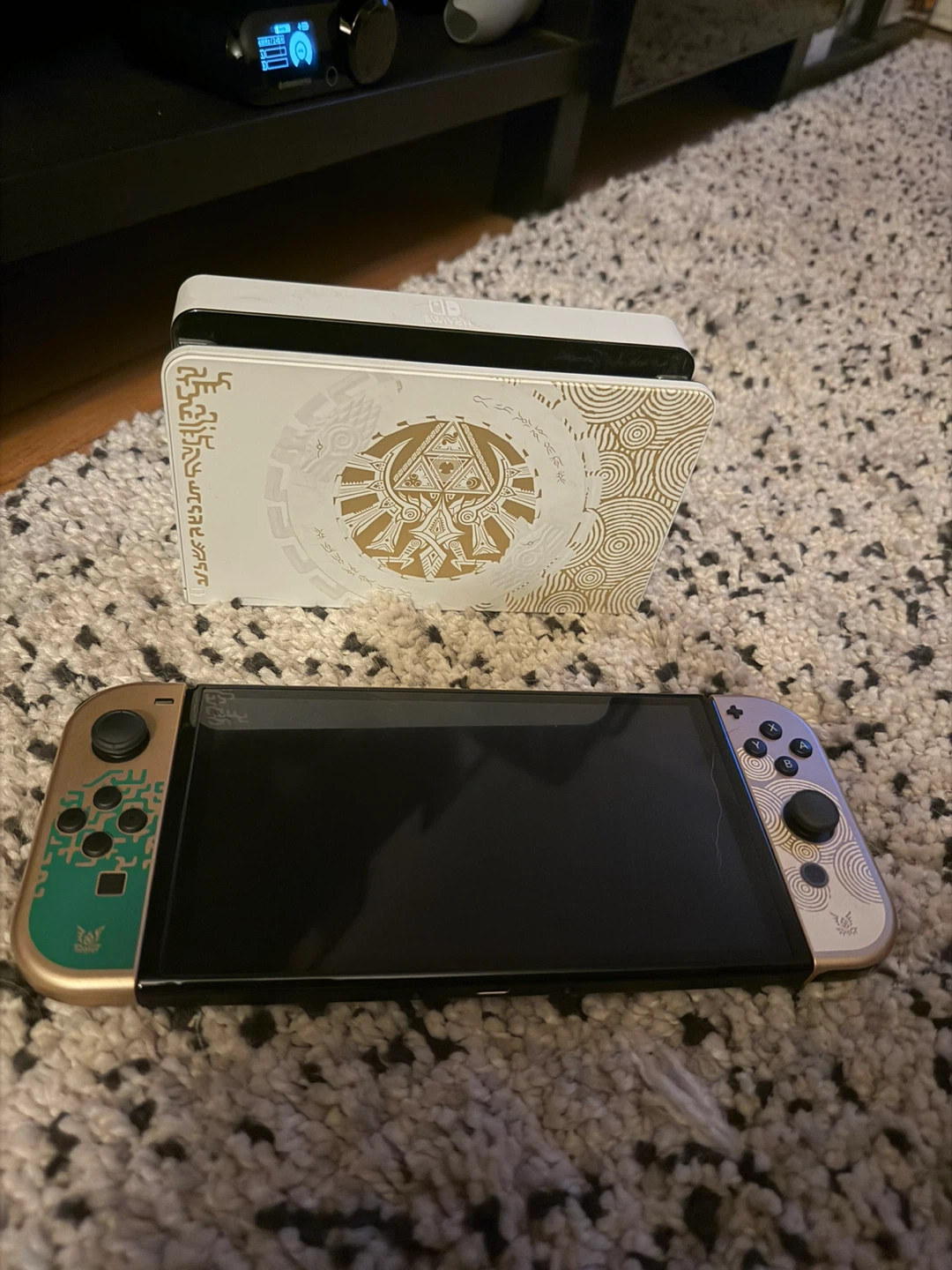 Nintendo Switch OLED Zelda TOTK Edition - photo 3