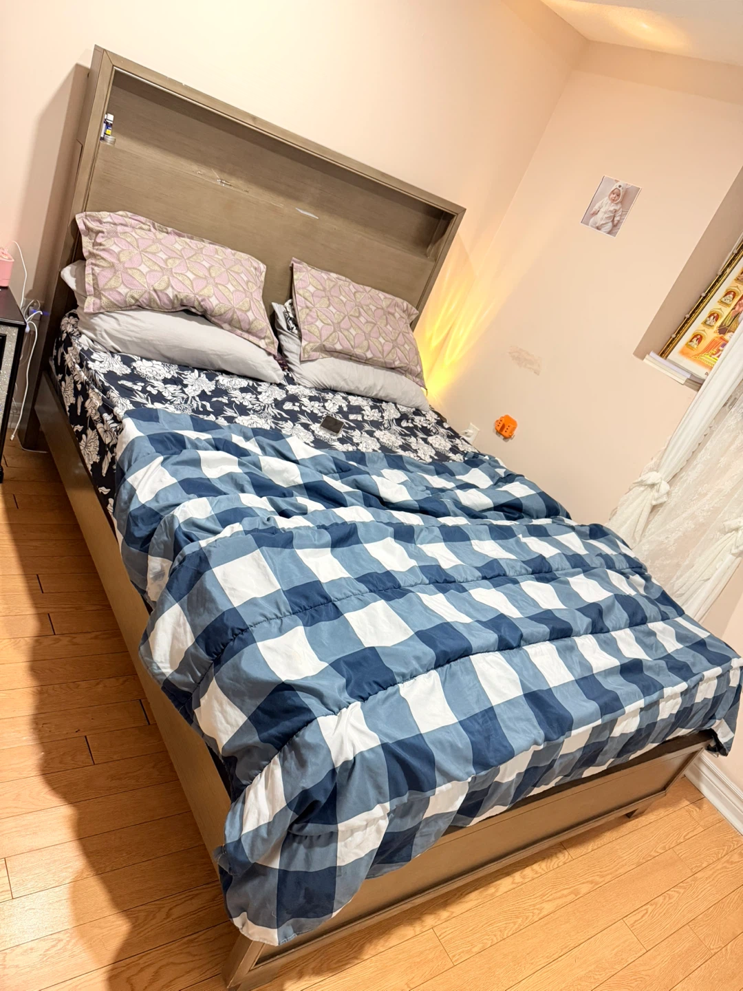 Queen Size Bed with Headboard and bed box - photo 5