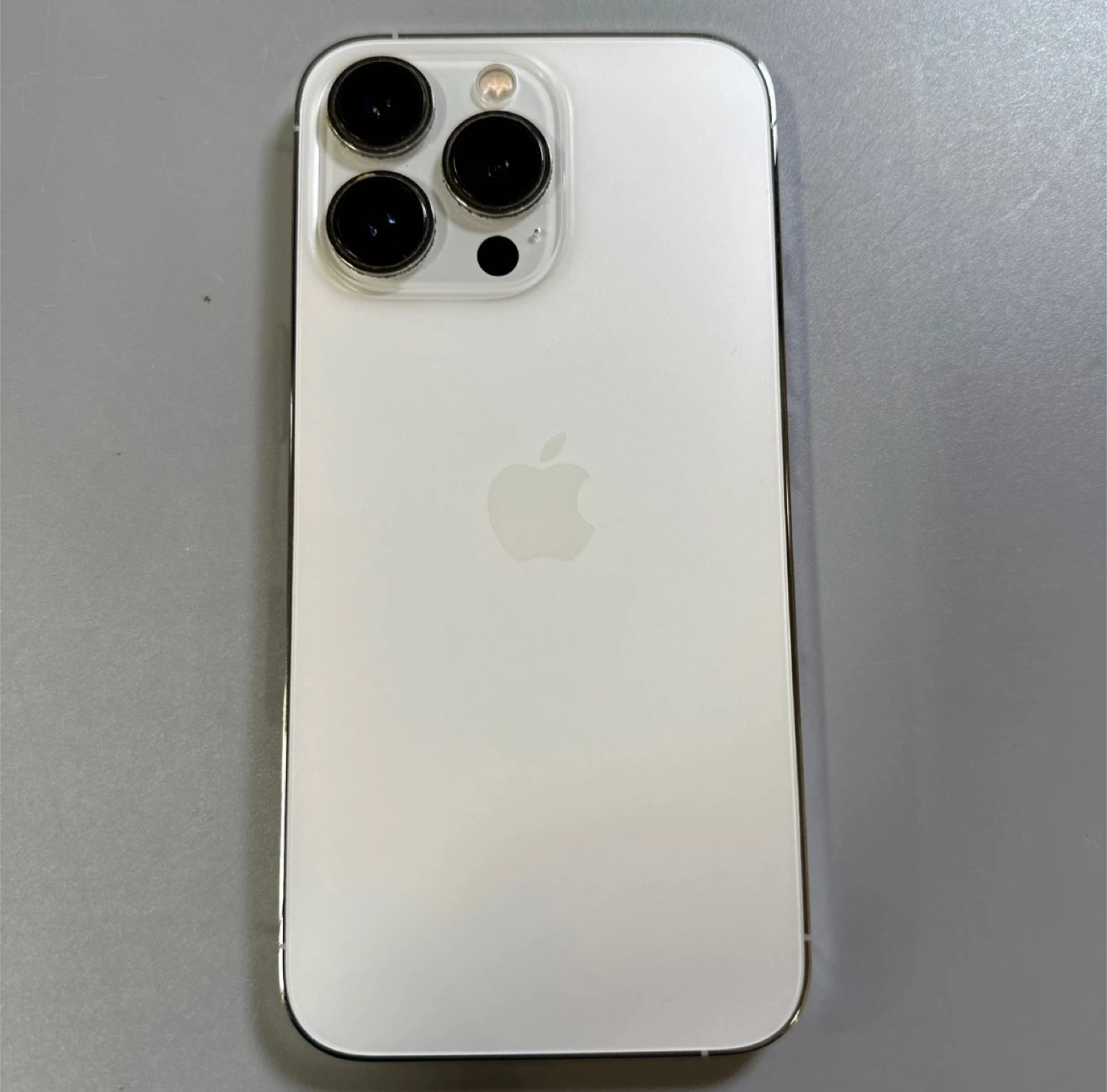 iPhone 13 Pro (READ DESC) - photo 2