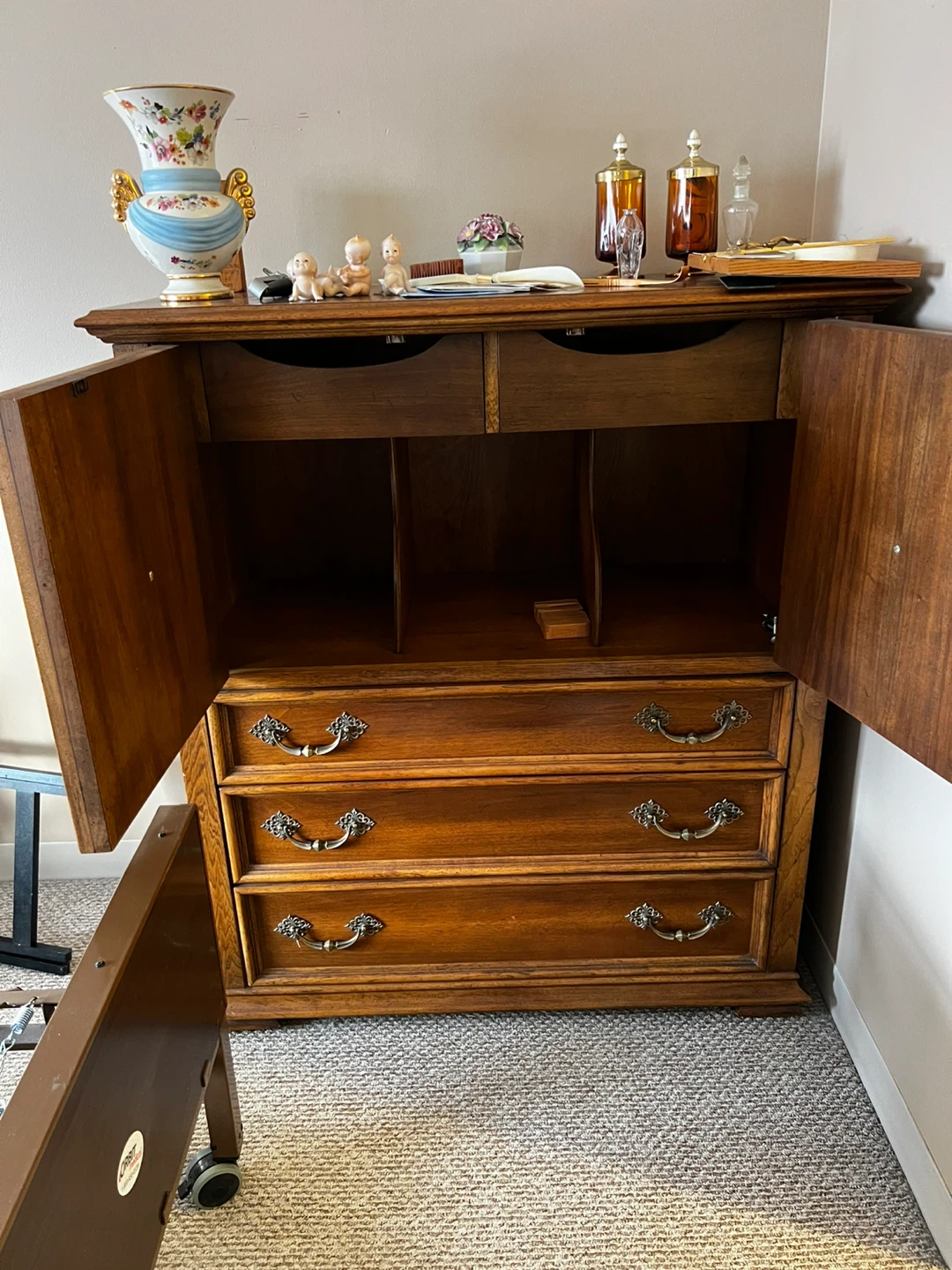 Vintage Wood Bedroom Set - Dresser, Armoire, Nightstands - photo 4