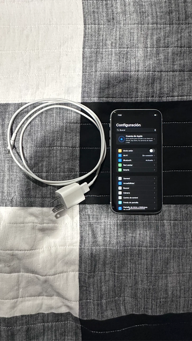 White iPhone XR 64GB Unlocked - photo 2