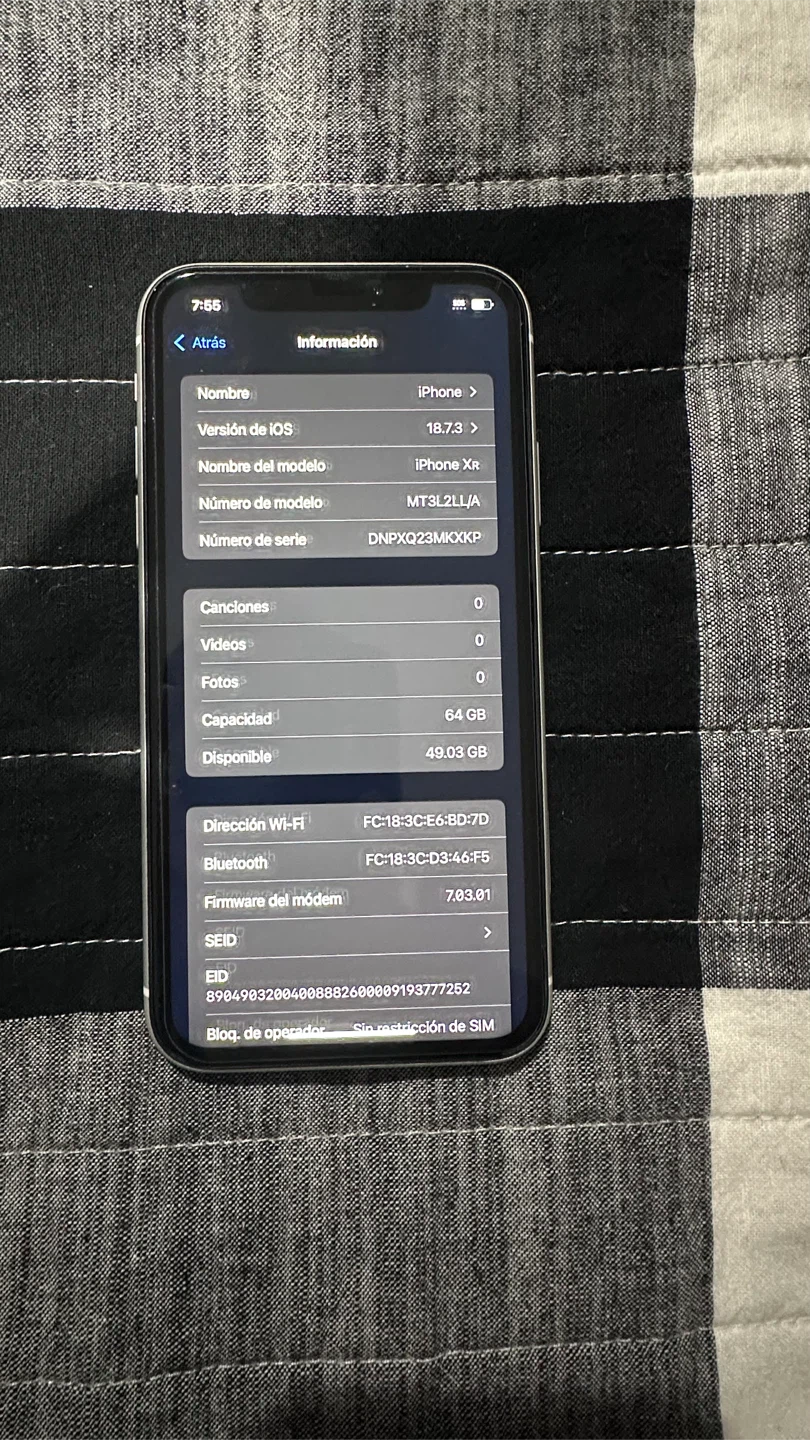 White iPhone XR 64GB Unlocked - photo 4