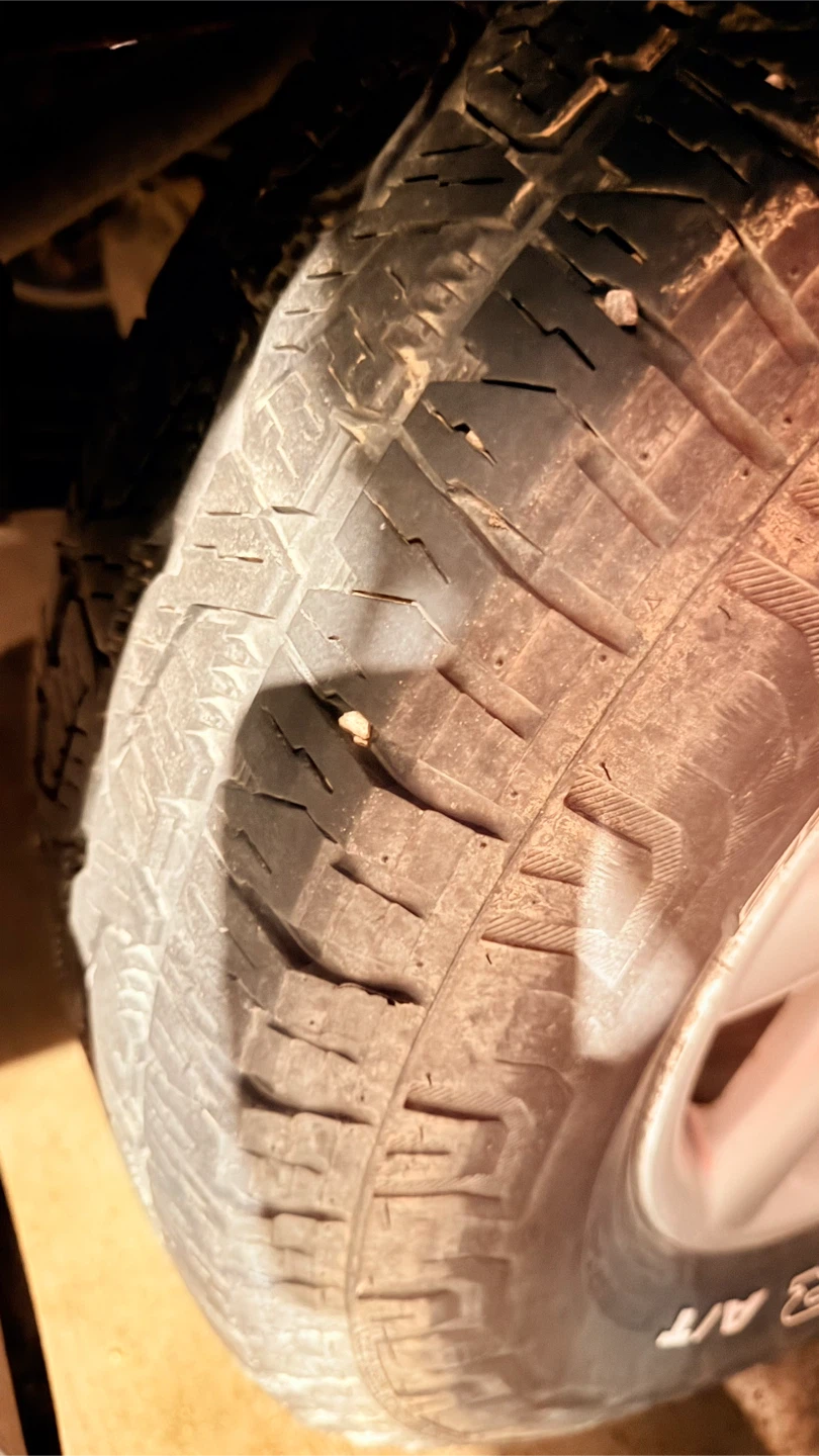 2008 Nissan Titan SE 4x4 – Strong & Reliable Truck - photo 3