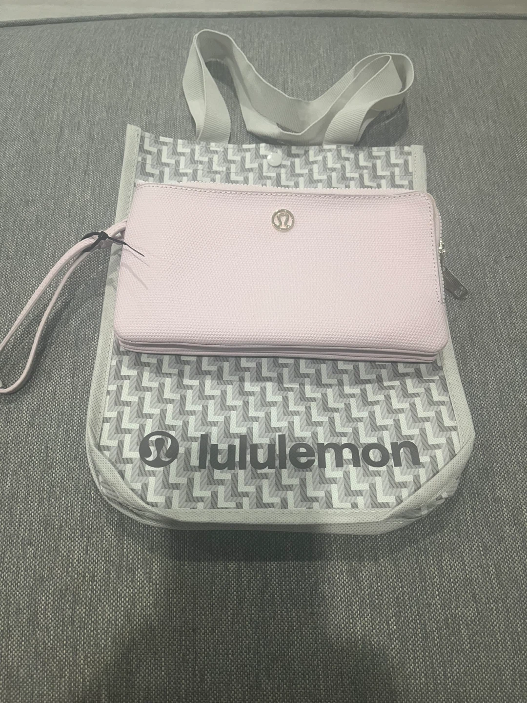 LULU LEMON NEW wristlet.