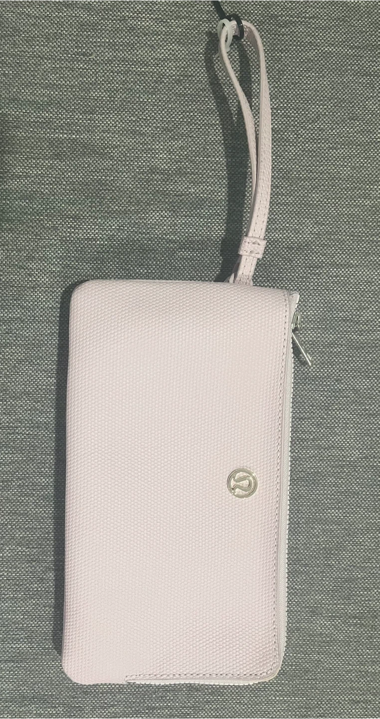 LULU LEMON NEW wristlet. - photo 2