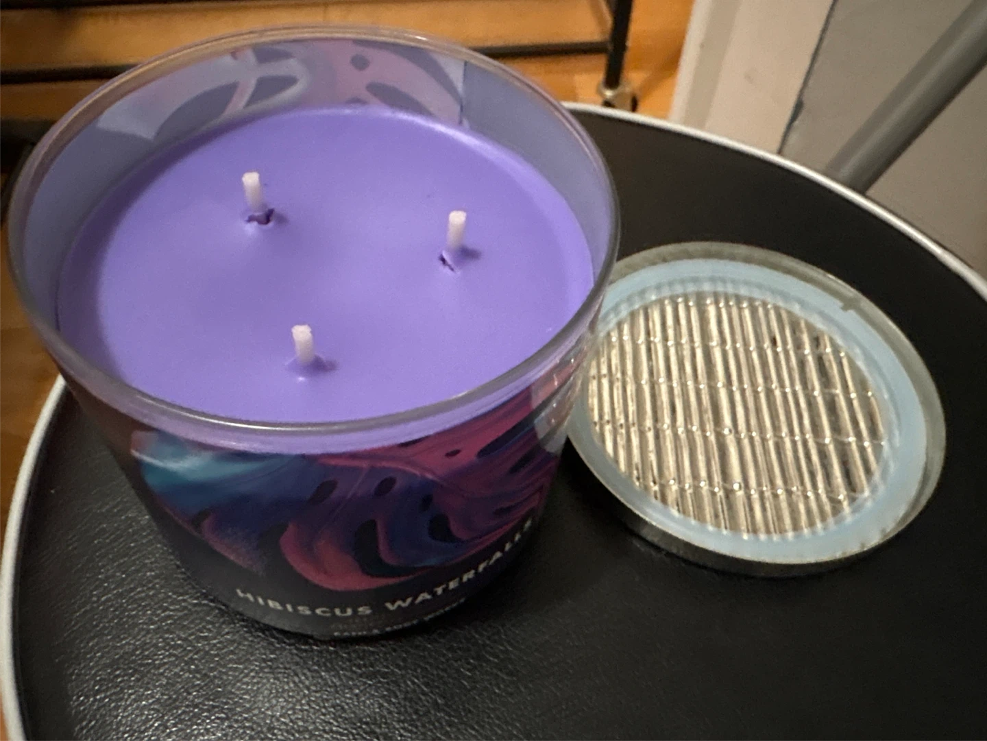 Bath & Body Works Hibiscus Waterfalls Candle - photo 2