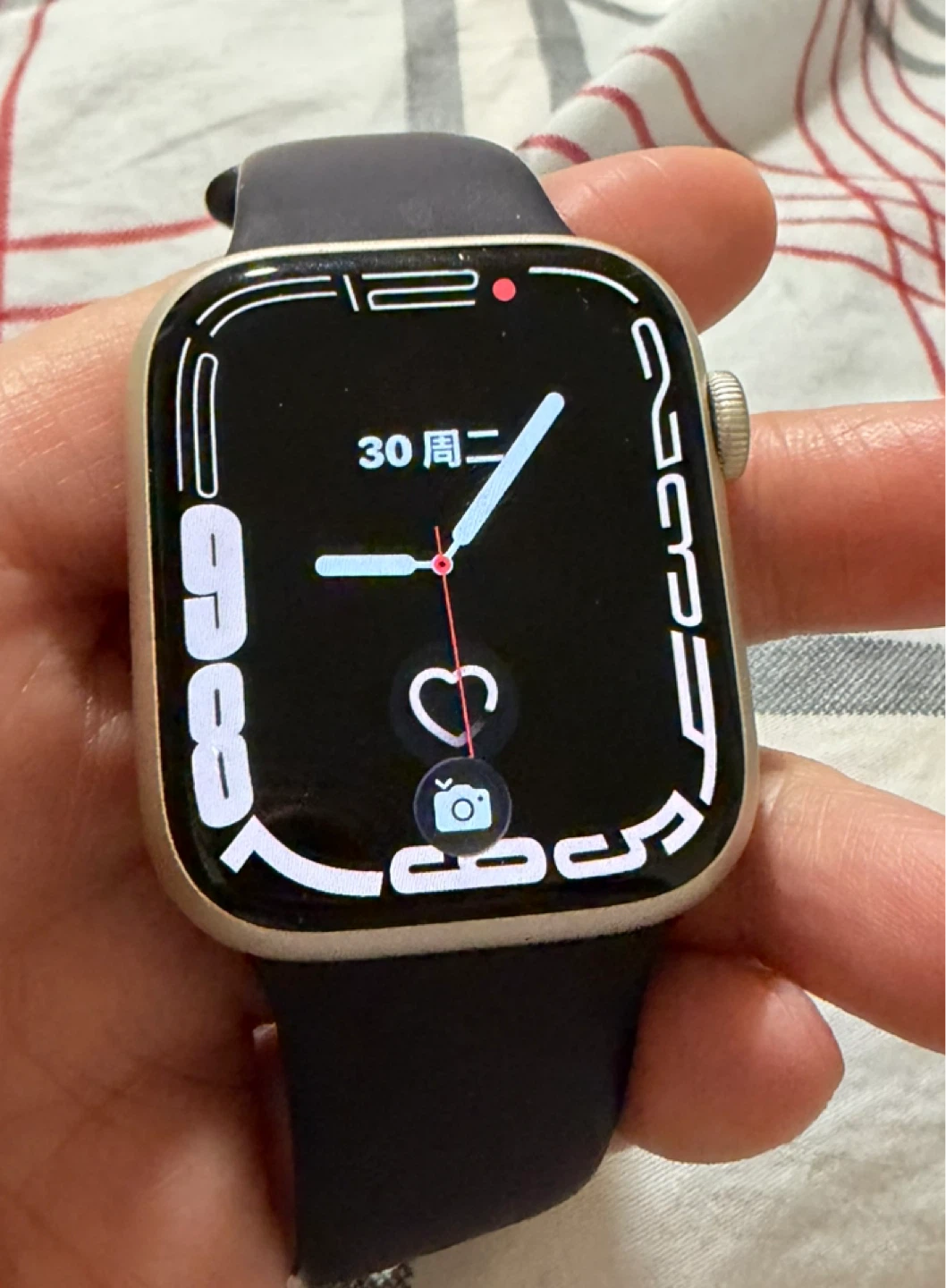 Apple Watch Series 8 in 45mm, GPS version