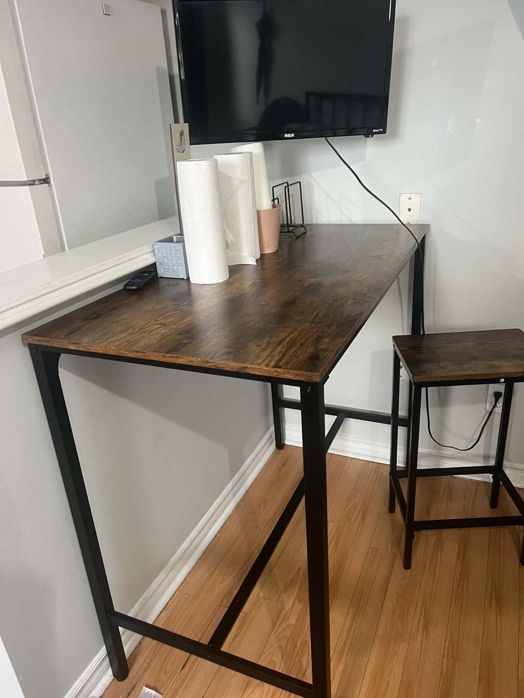 Set of 2 Bar Stools with high table - photo 3