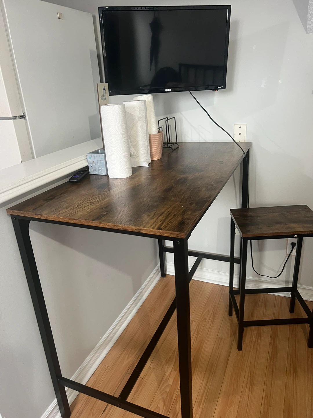 Set of 2 Bar Stools with high table - photo 2