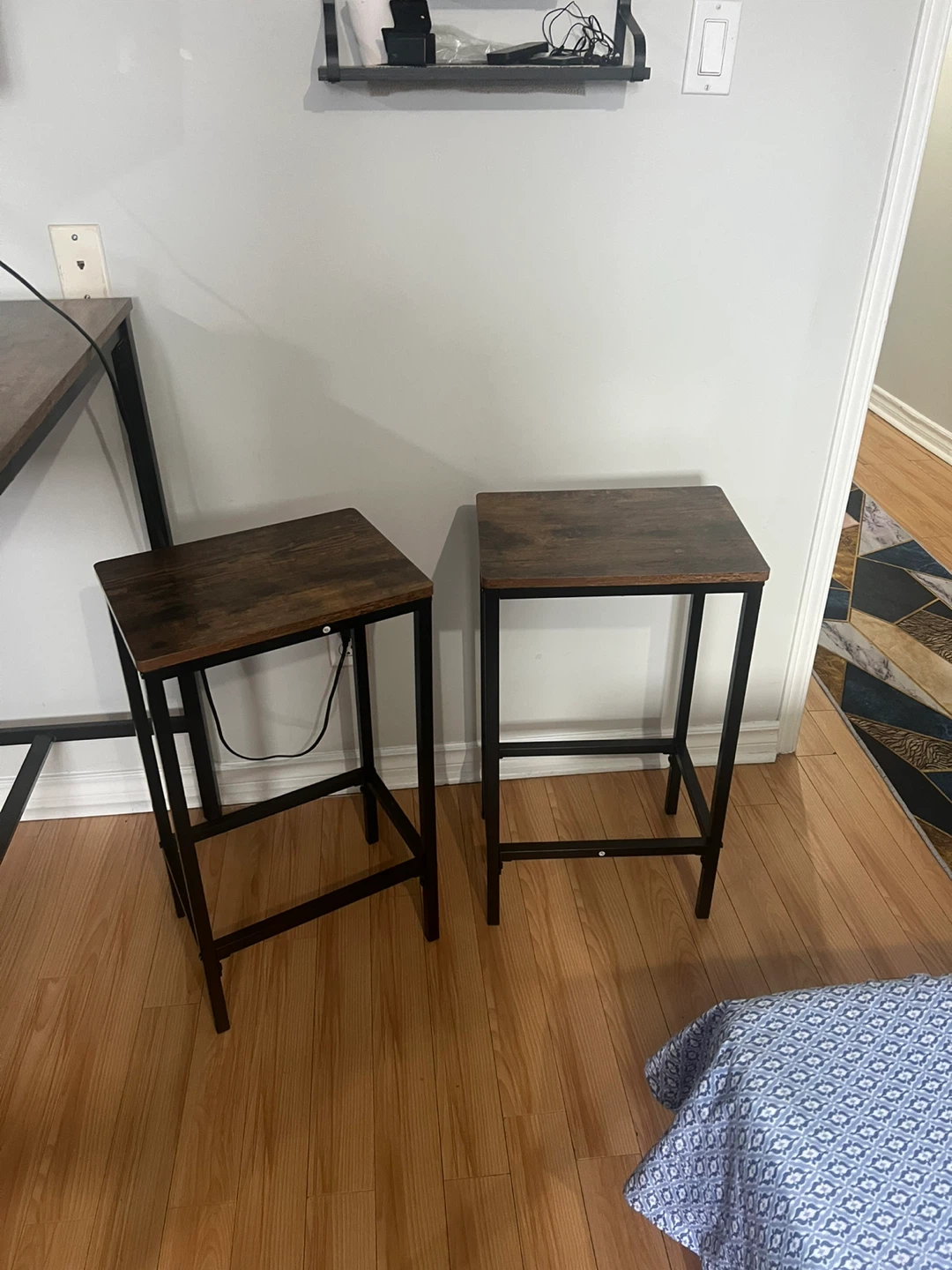 Set of 2 Bar Stools with high table