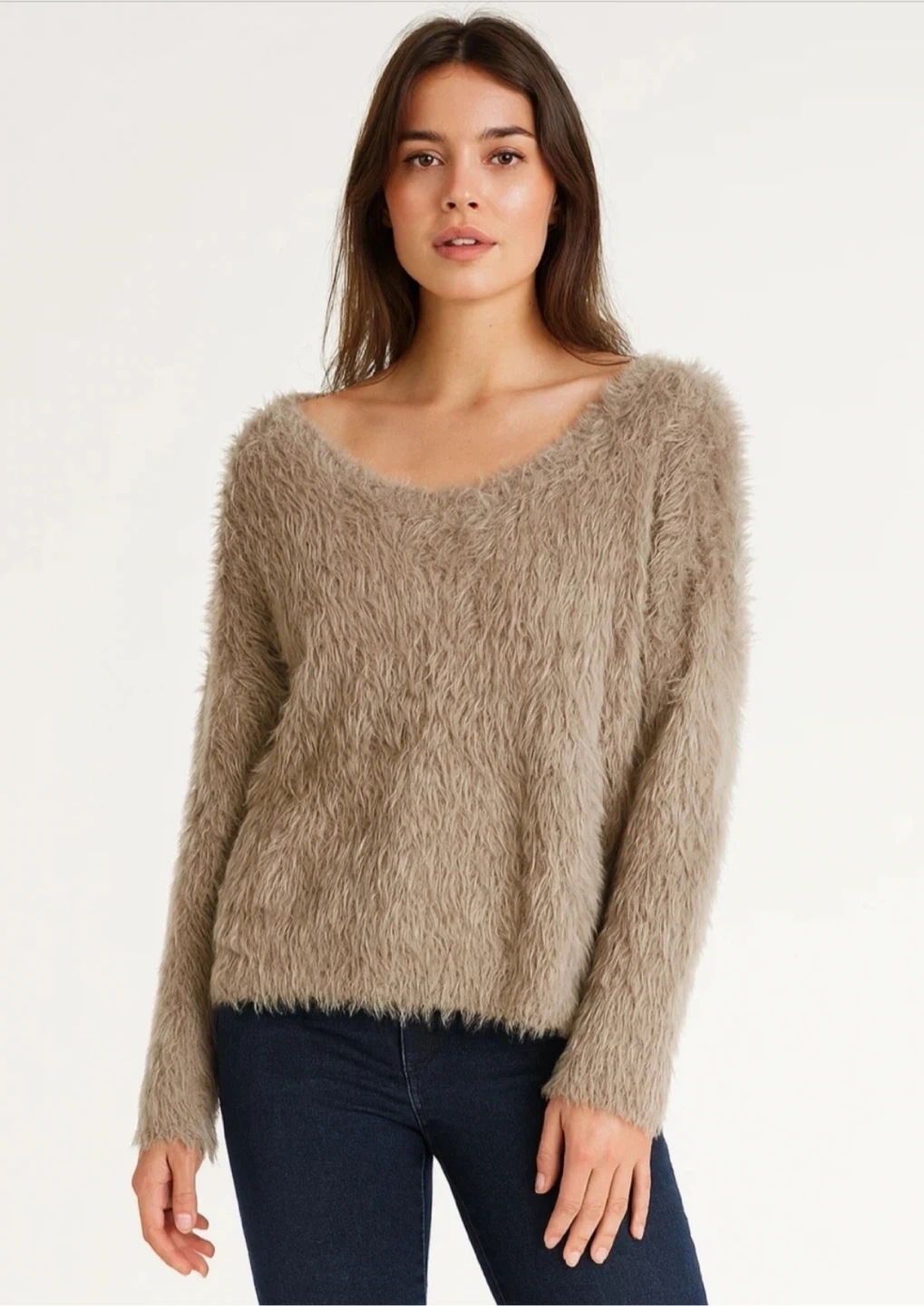 🤯Aritzia TNA Kitten V-Neck Sweater - Size L