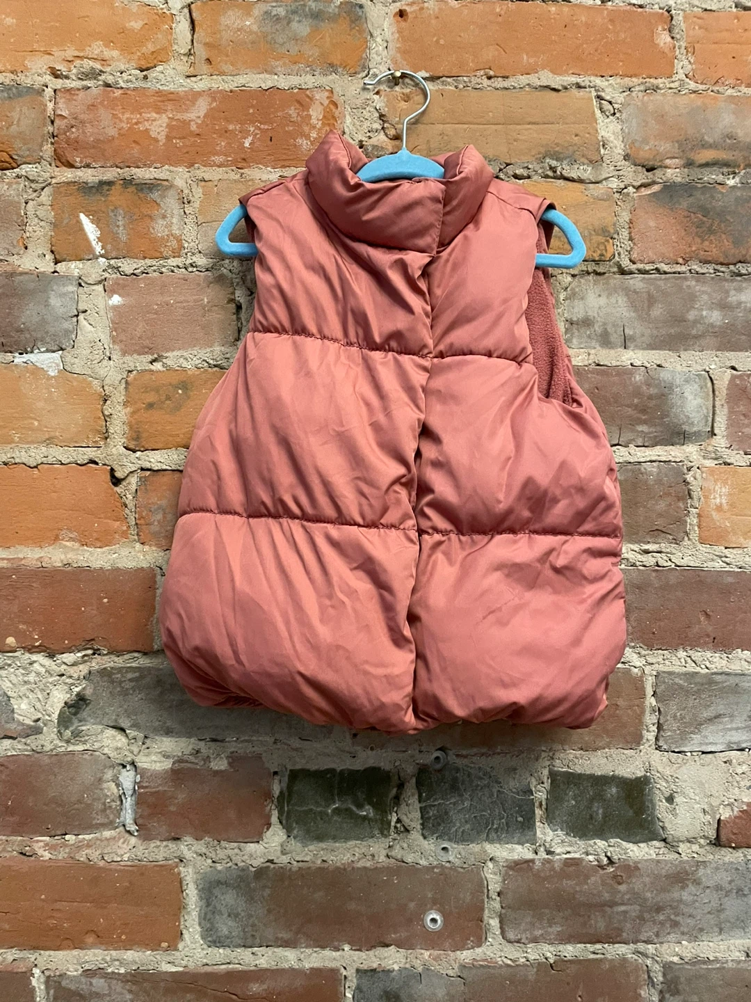 Old Navy toddler Puffer Vest - Rose Colour