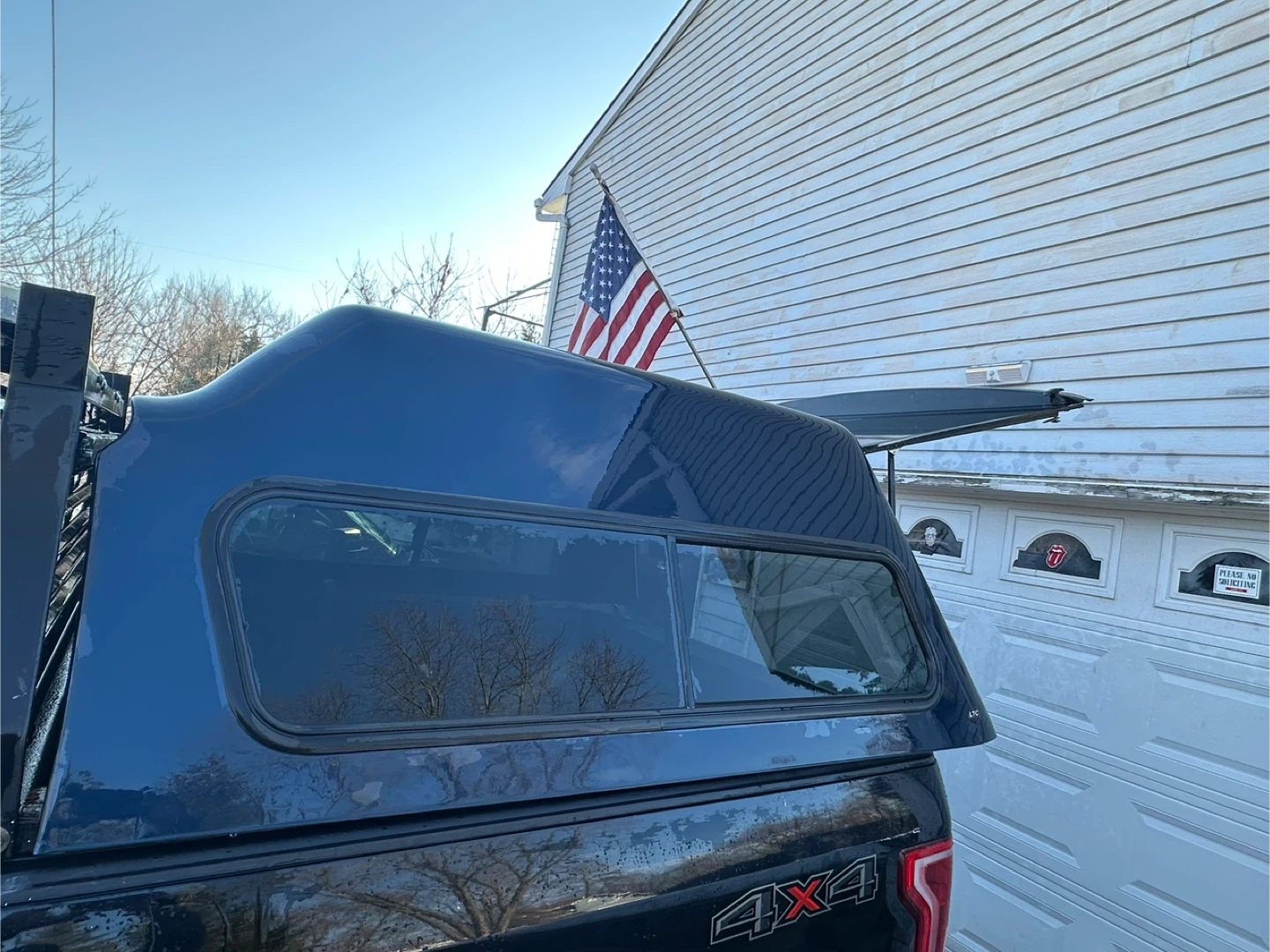 '21 Chevy Silverado Truck Cap - Blue topper camper - photo 2