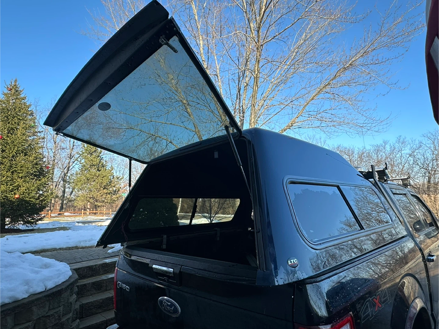 '21 Chevy Silverado Truck Cap - Blue topper camper - photo 4