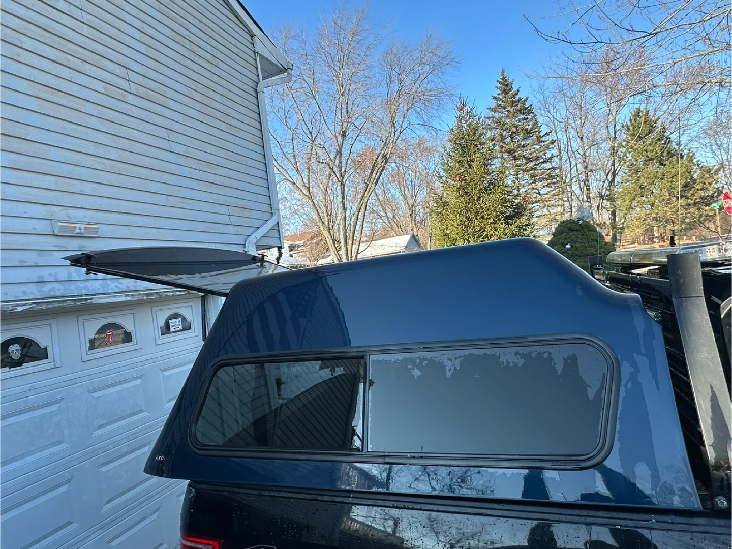 '21 Chevy Silverado Truck Cap - Blue topper camper