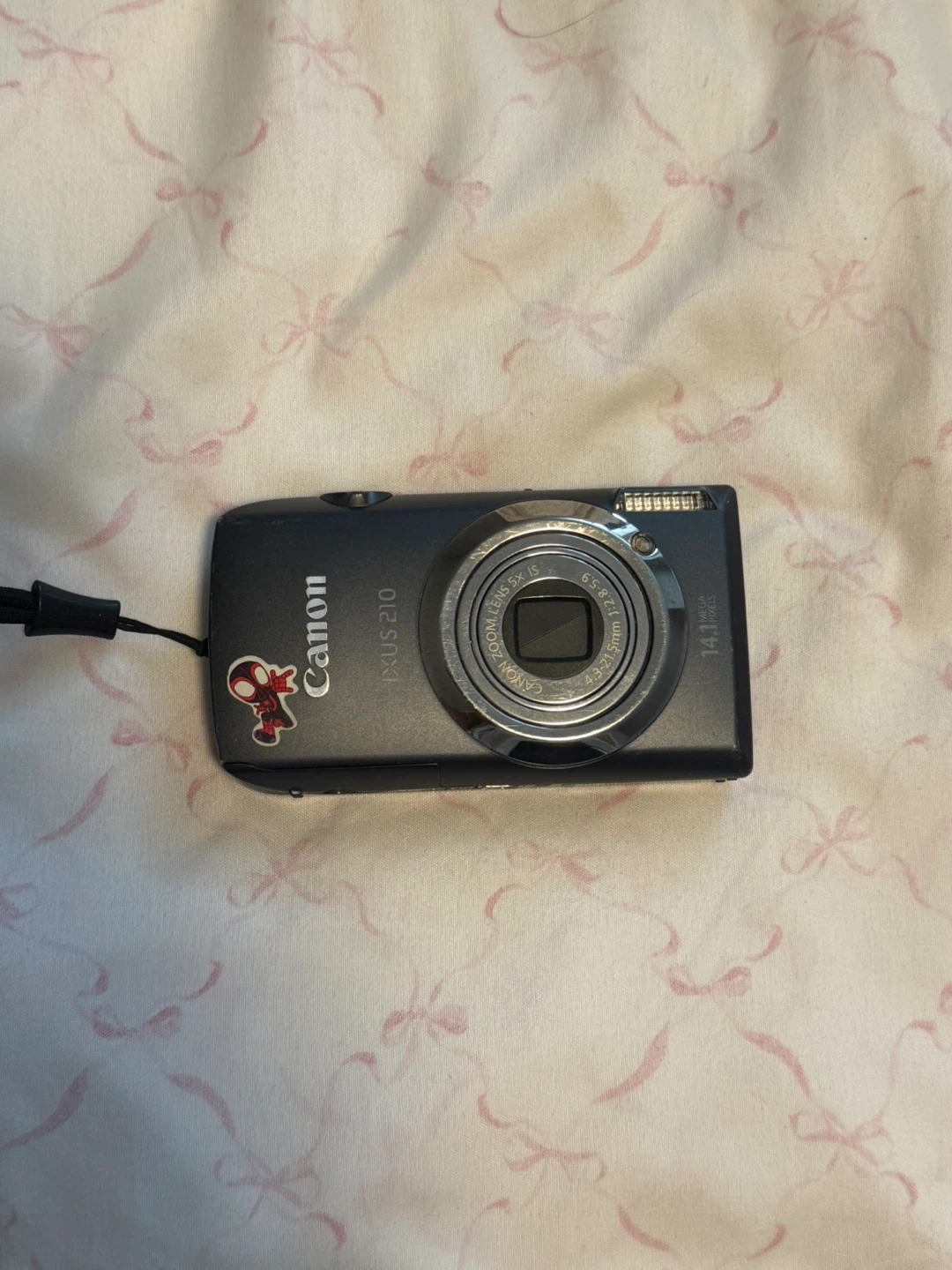 Canon IXUS 210 Digital Camera - photo 2