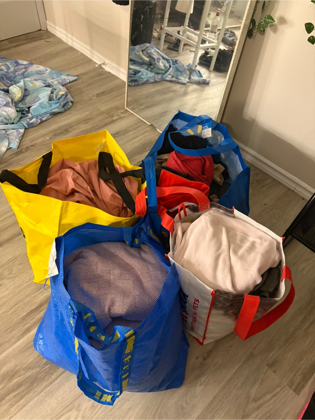Mens and womens clothes and blankets bundle