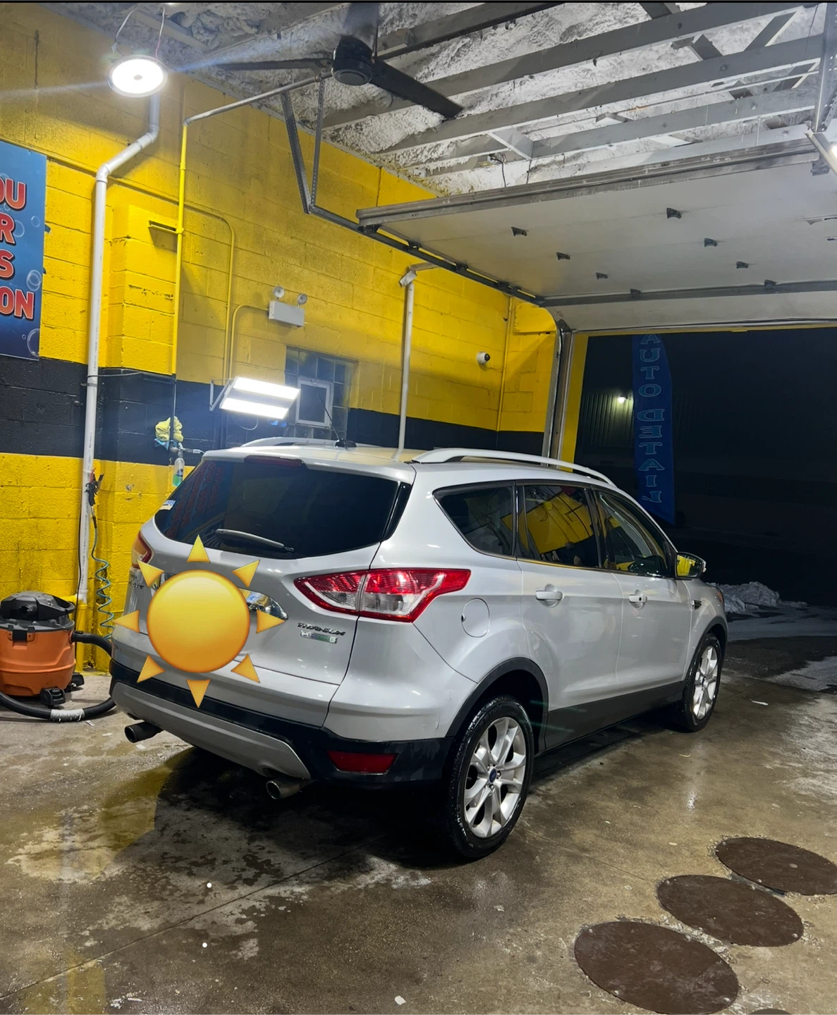 2014 Ford Escape Silver SUV - photo 2