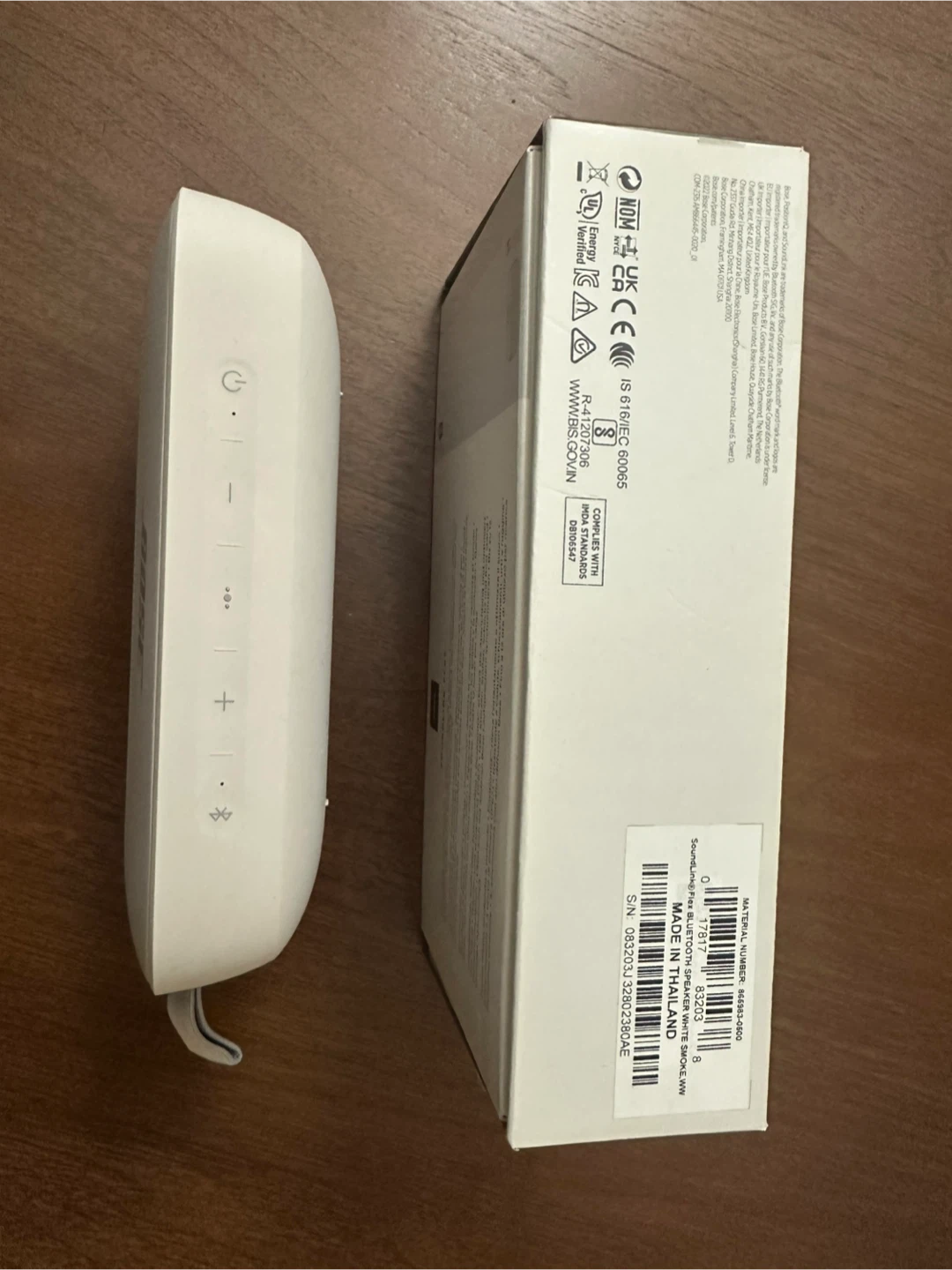 Bose SoundLink Flex White Speaker w/ Box - photo 2