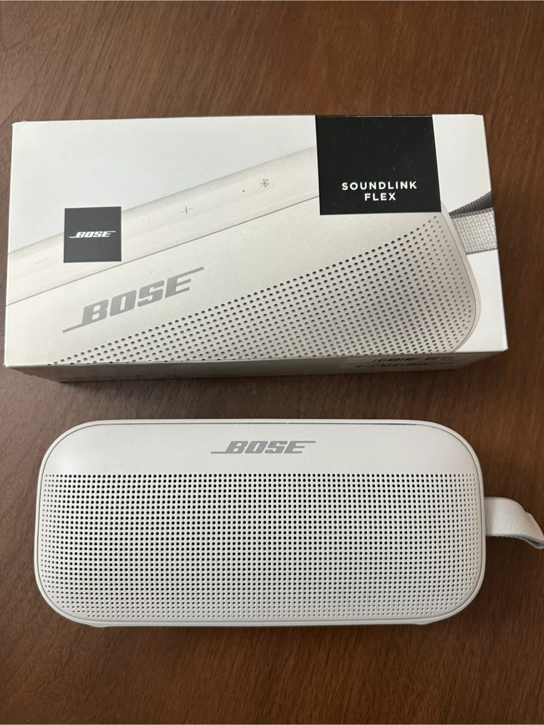 Bose SoundLink Flex White Speaker w/ Box