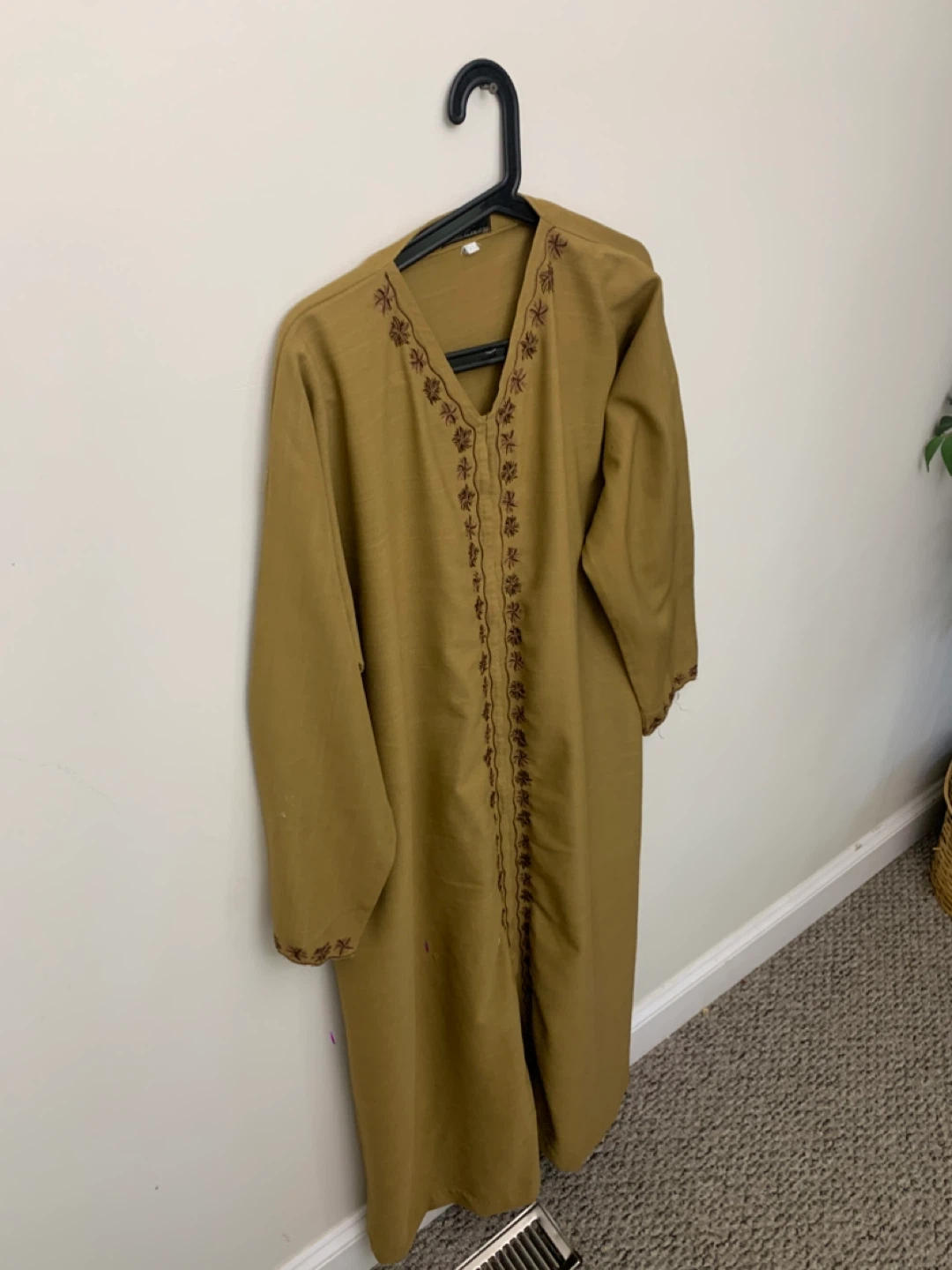 Embroidered Thobe - Mustard Yellow / men’s clothing - photo 3