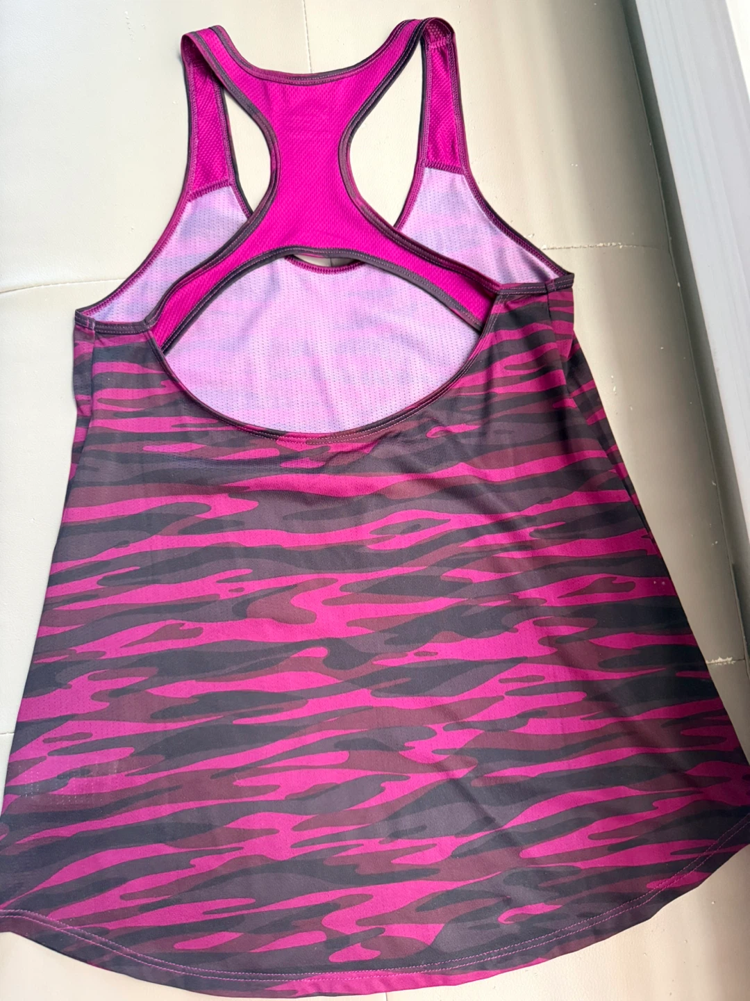 Lot of 3  Gap & Navy Active gym Tank Top - Size XS $5/all 3 - photo 3