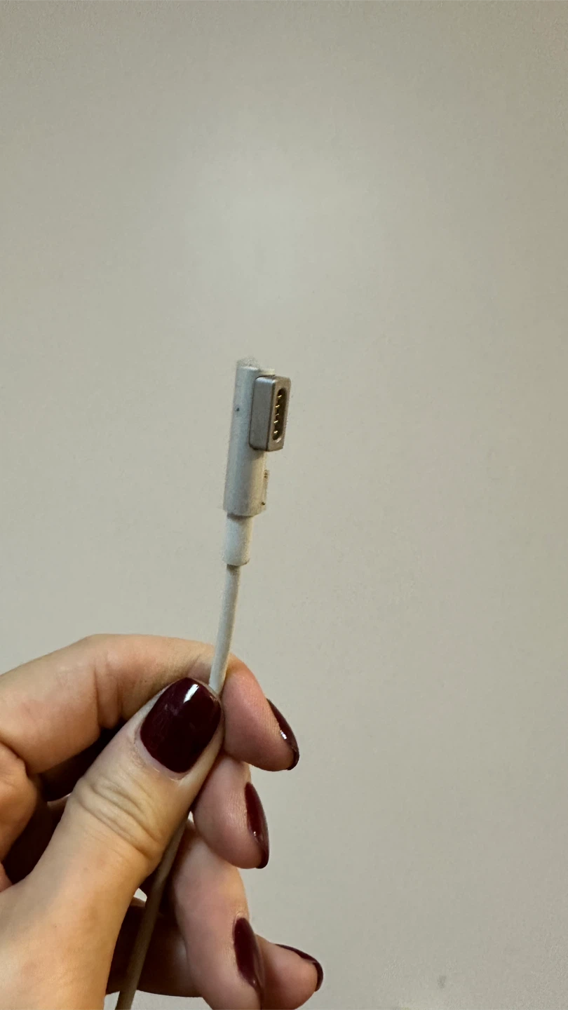 Apple Charger - photo 4